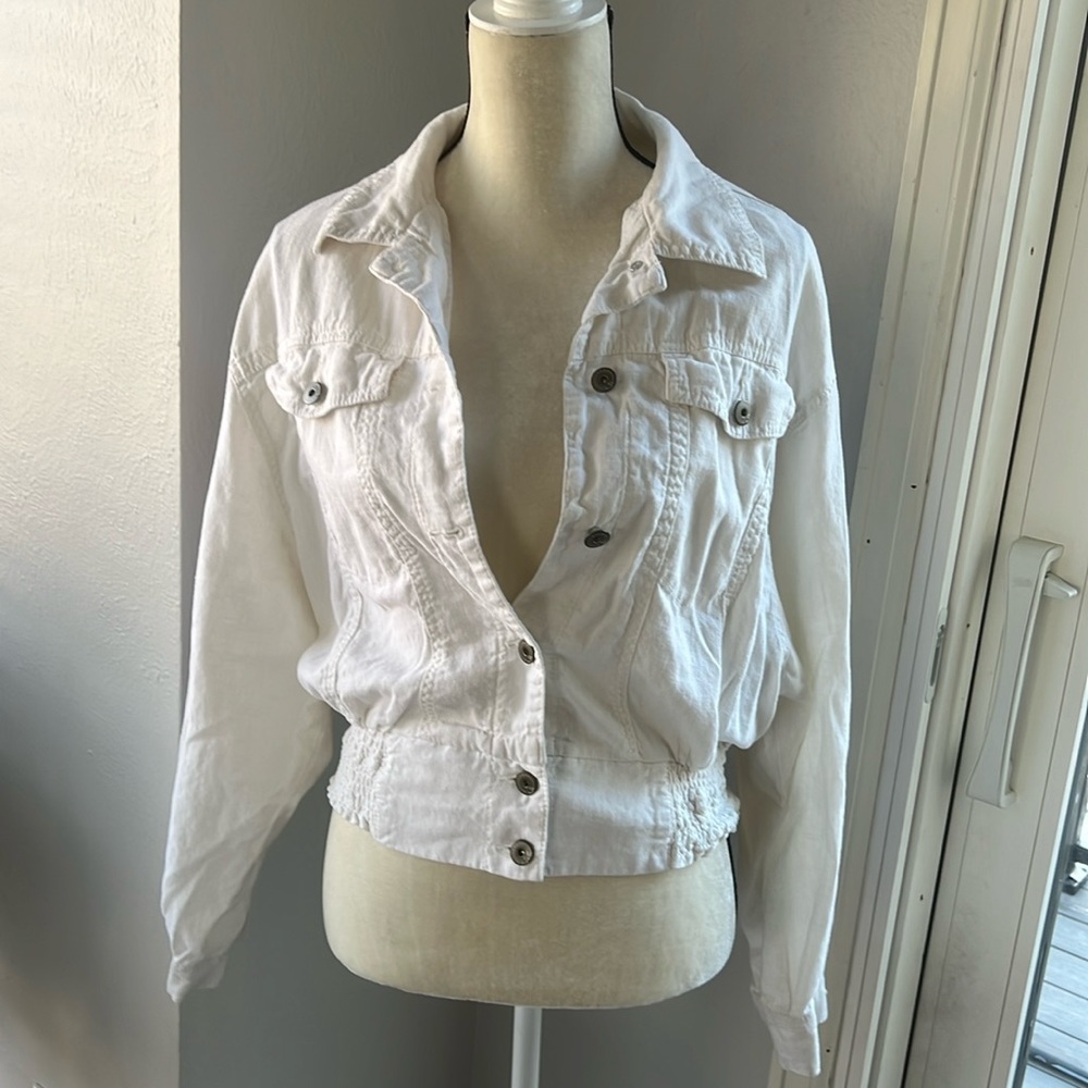 Supplies jacket
